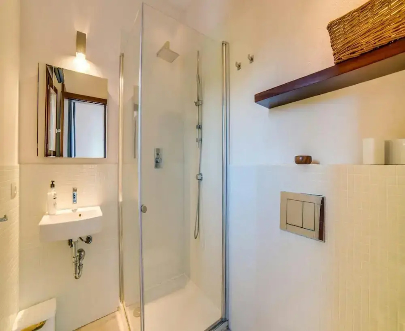 Spacious Villa With Infinity Pool