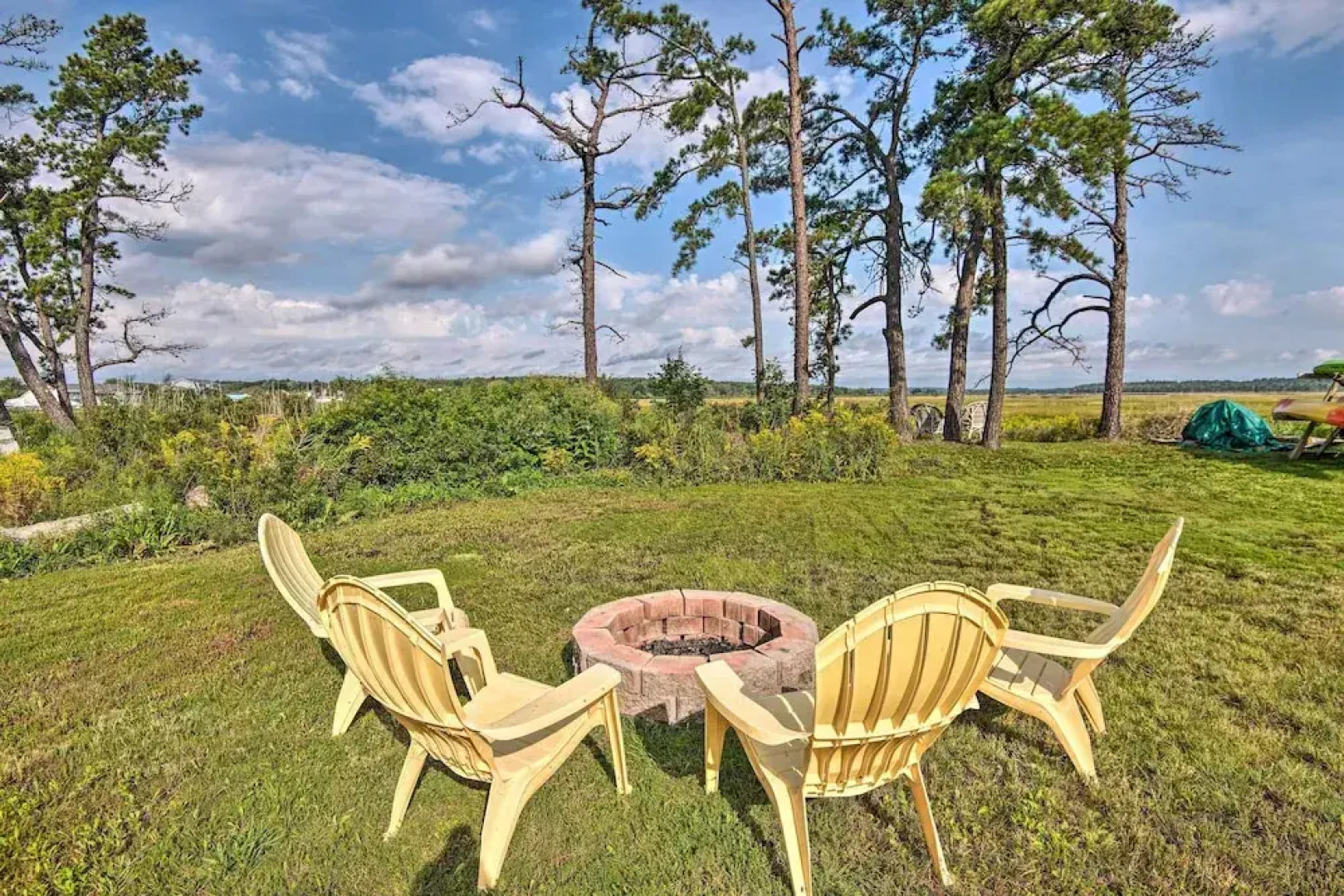 Charming Pine Point Cottage - 2 Blocks to Ocean!