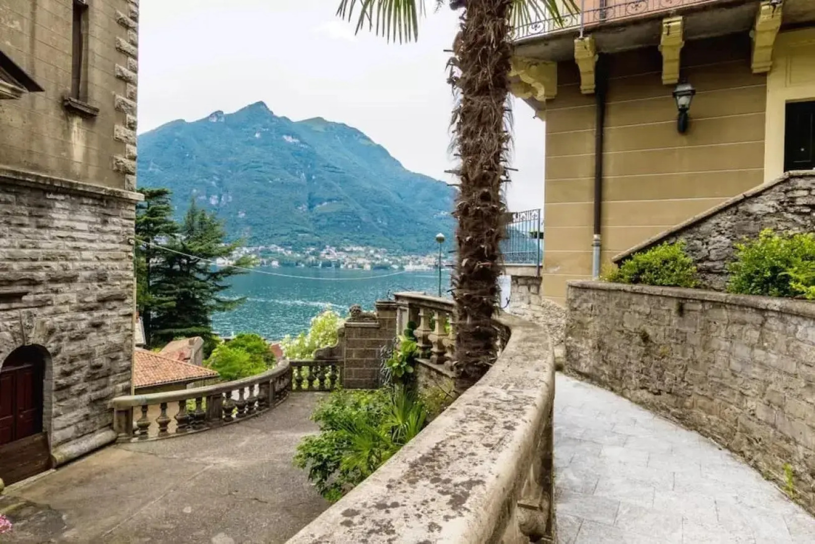 JOIVY Lake Como Waterfall House