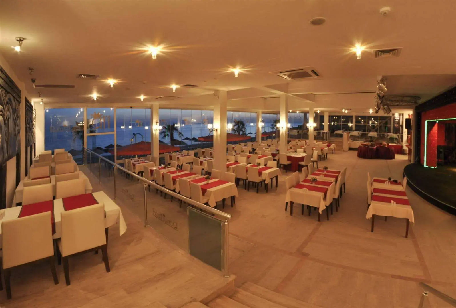 Ronax Hotel
