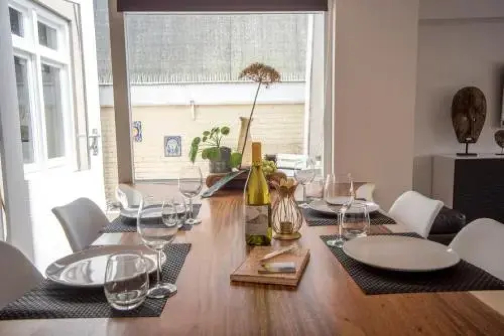 Timeless City Residence