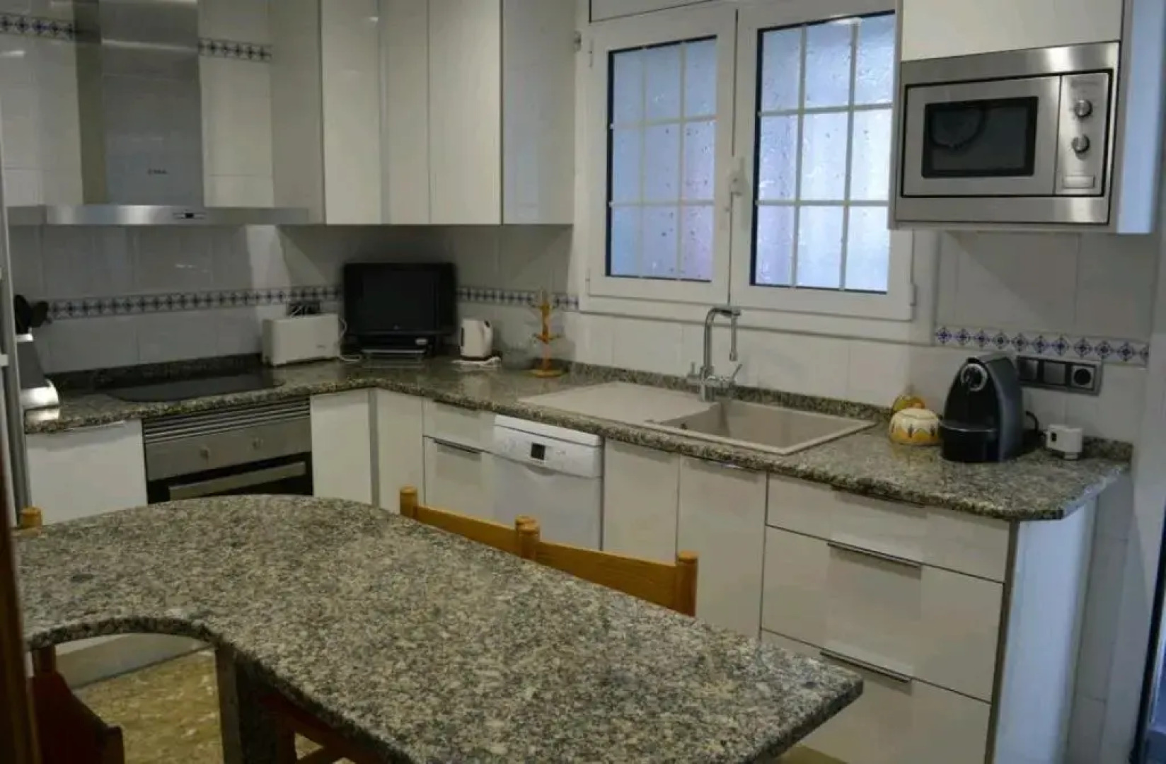 R116 Casa adosada con piscina privada en Cunit