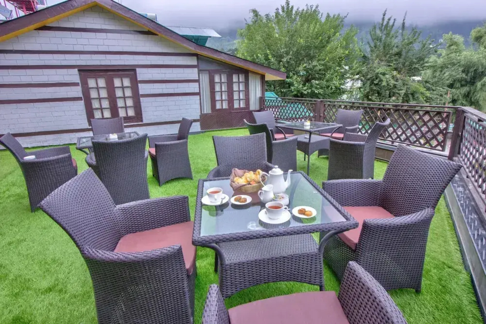 Woodrock Hotel Manali