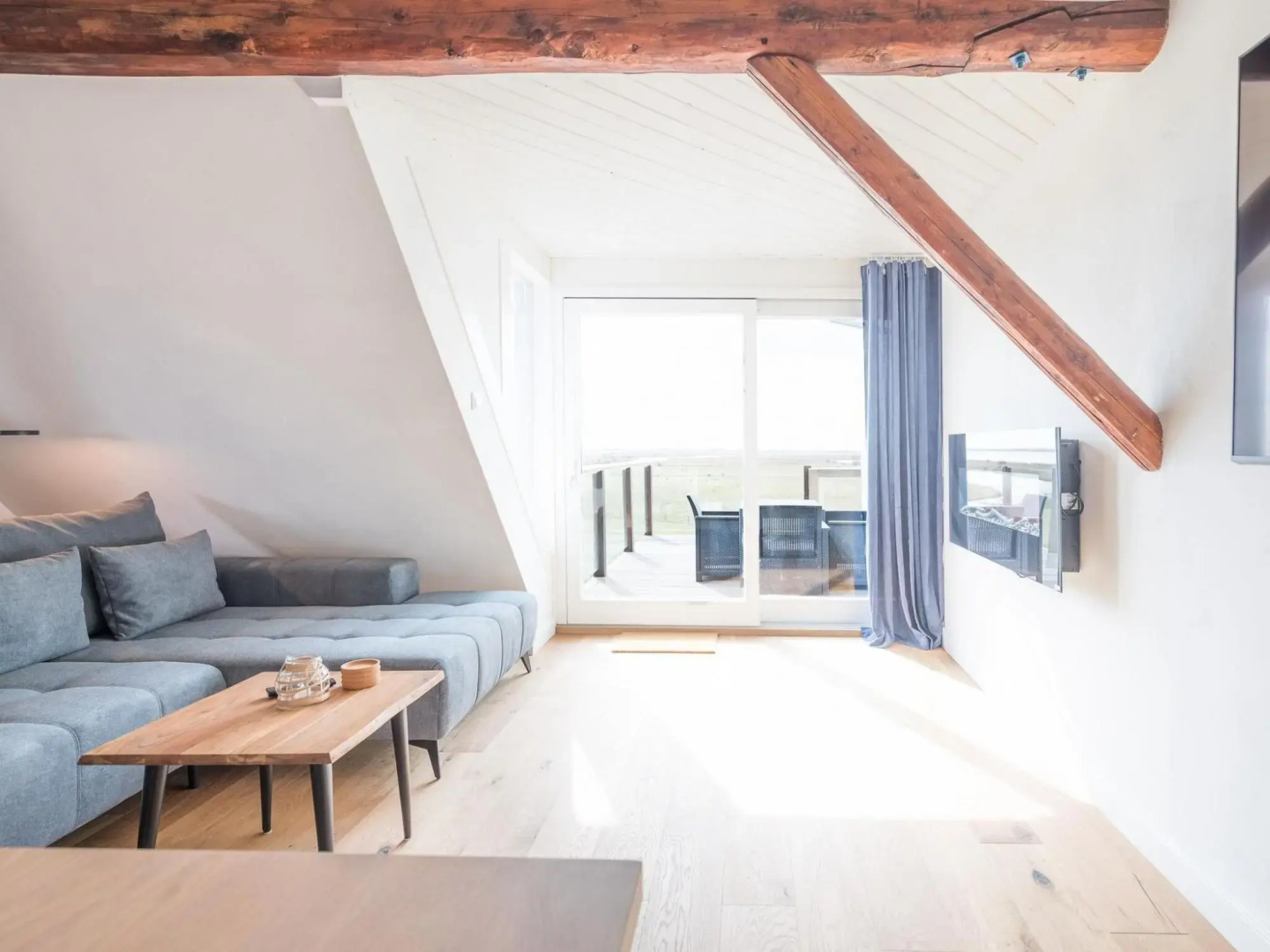 exclusive holiday apartment on the dike at the North Sea
