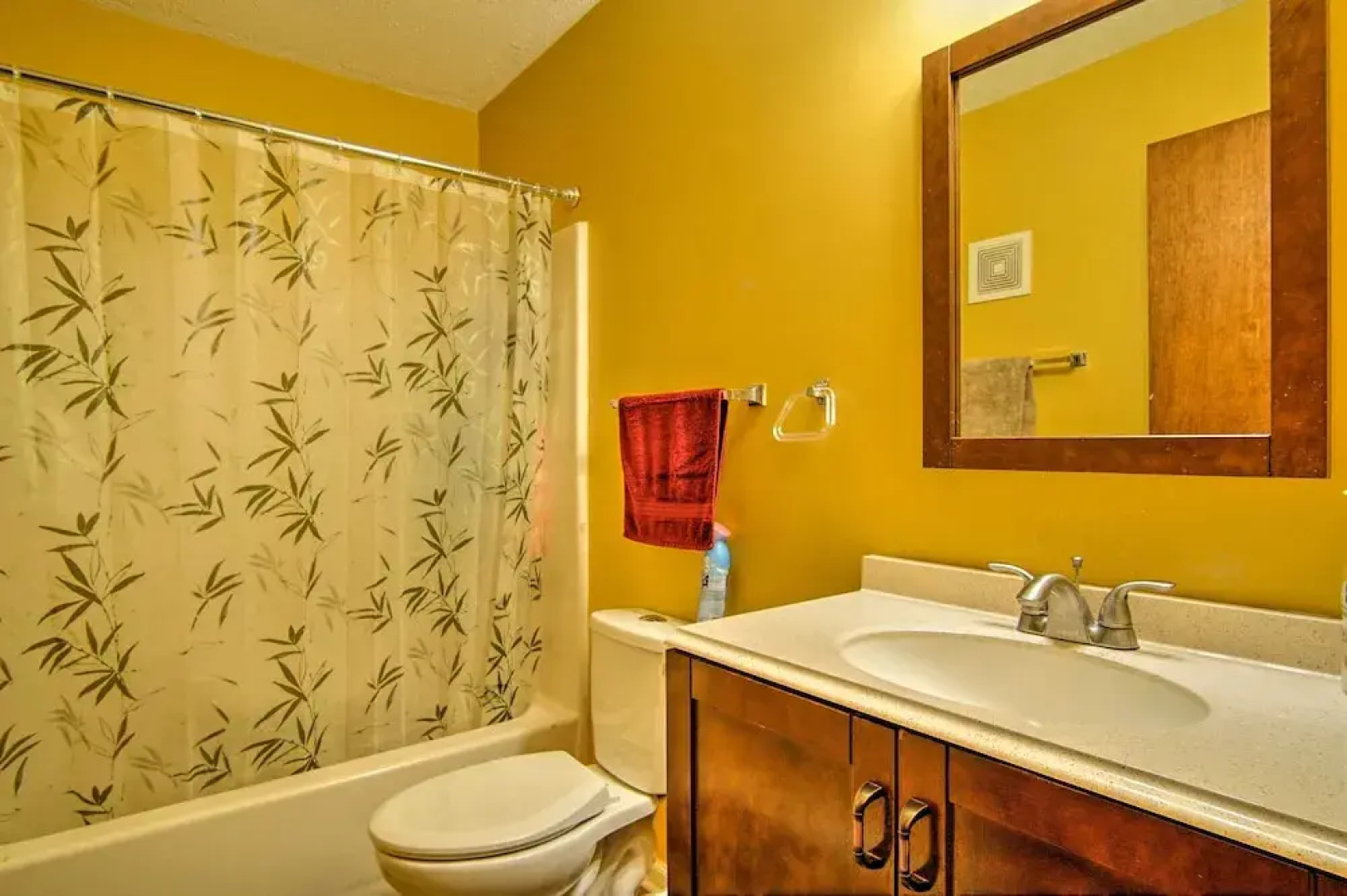Wooded Twin Lakes Retreat: 13 Mi to Lake Michigan!