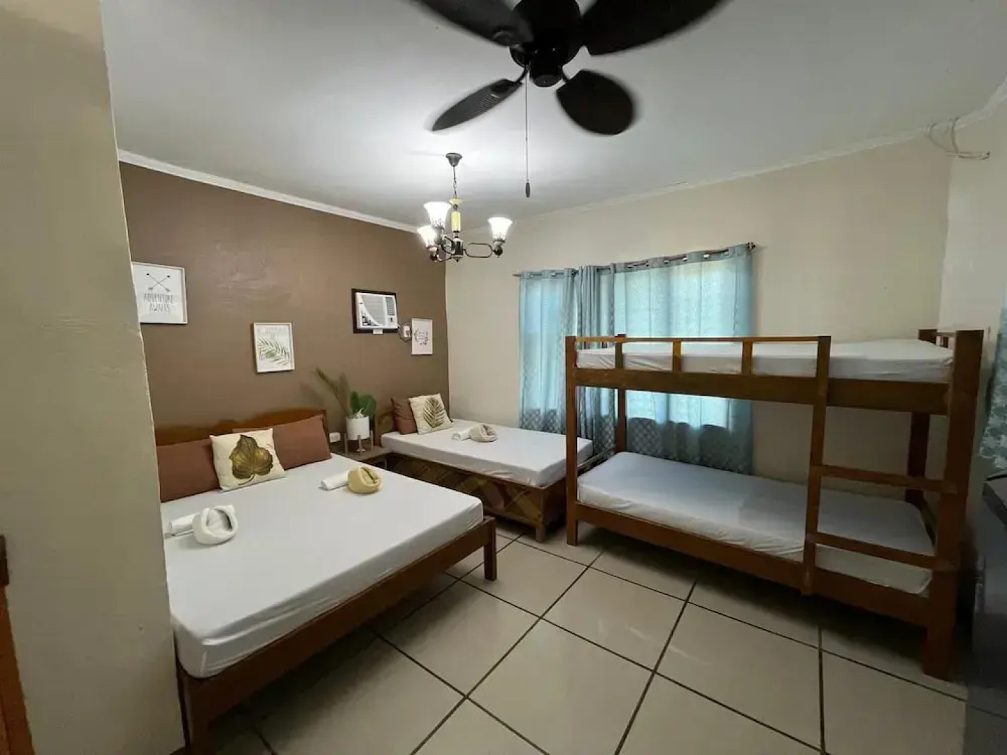 On Board Panglao Beach Hostel and Resort