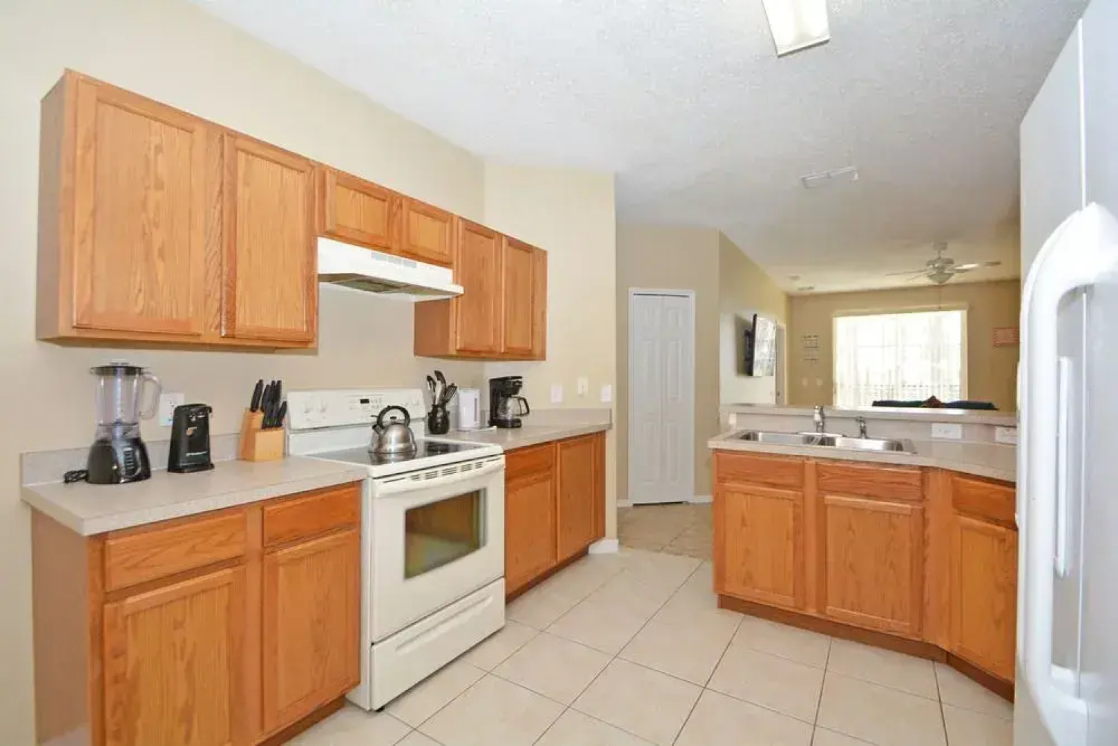 525 Sunset Ridge 5 Br villa by RedAwning