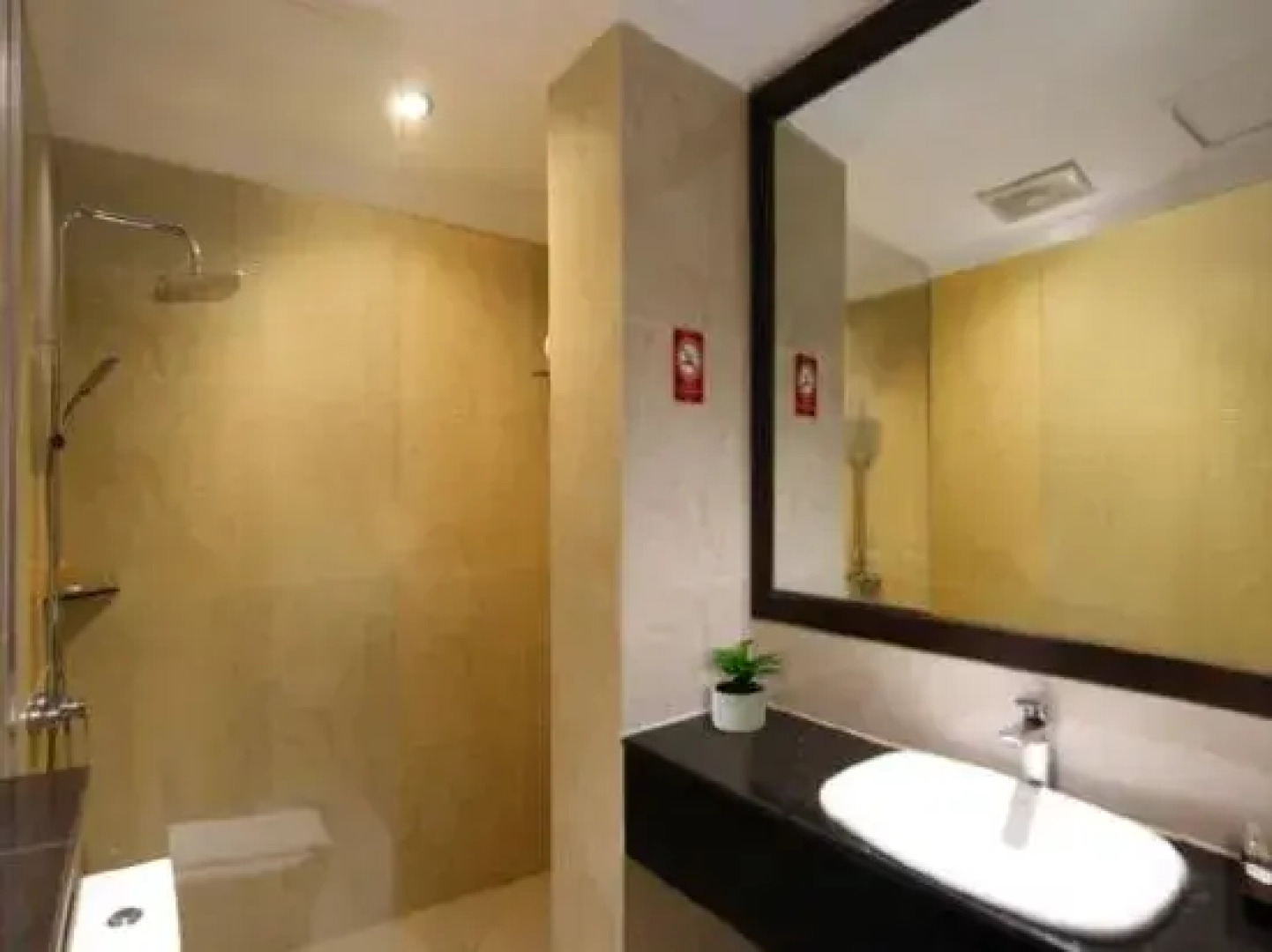 Hermes Palace by Bencoolen