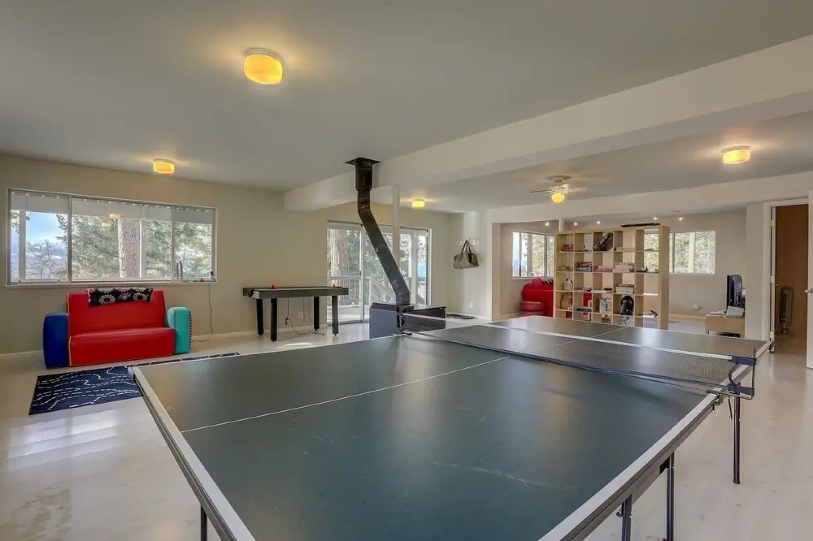 Fir Mountain Escape 4 Bedroom Home by RedAwning