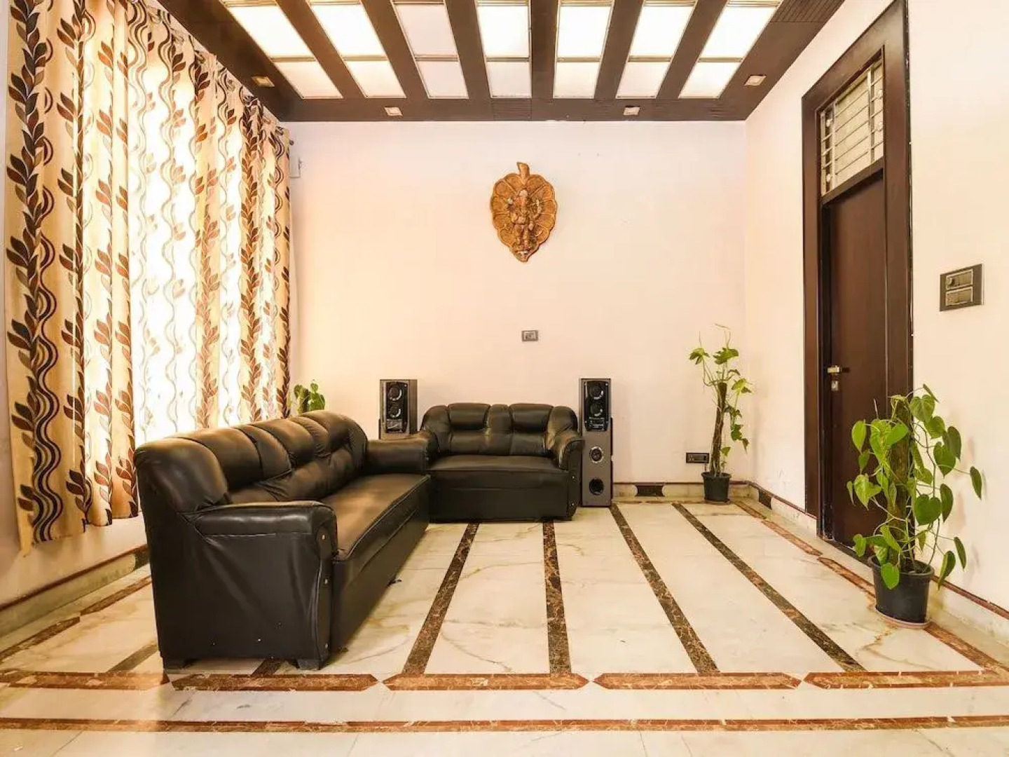 OYO 15407 Home Feeling Accomodation