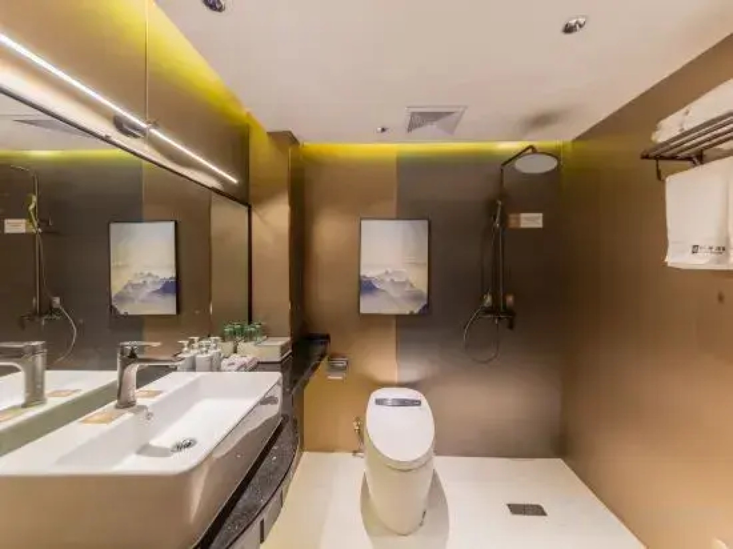 Haifanxing Chain Hotel (Jiutong Branch)