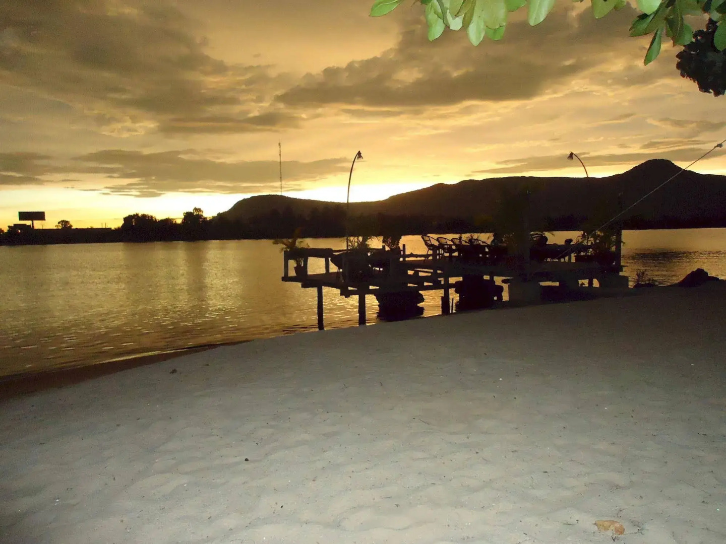 Natural Bungalows Restaurant and Bar