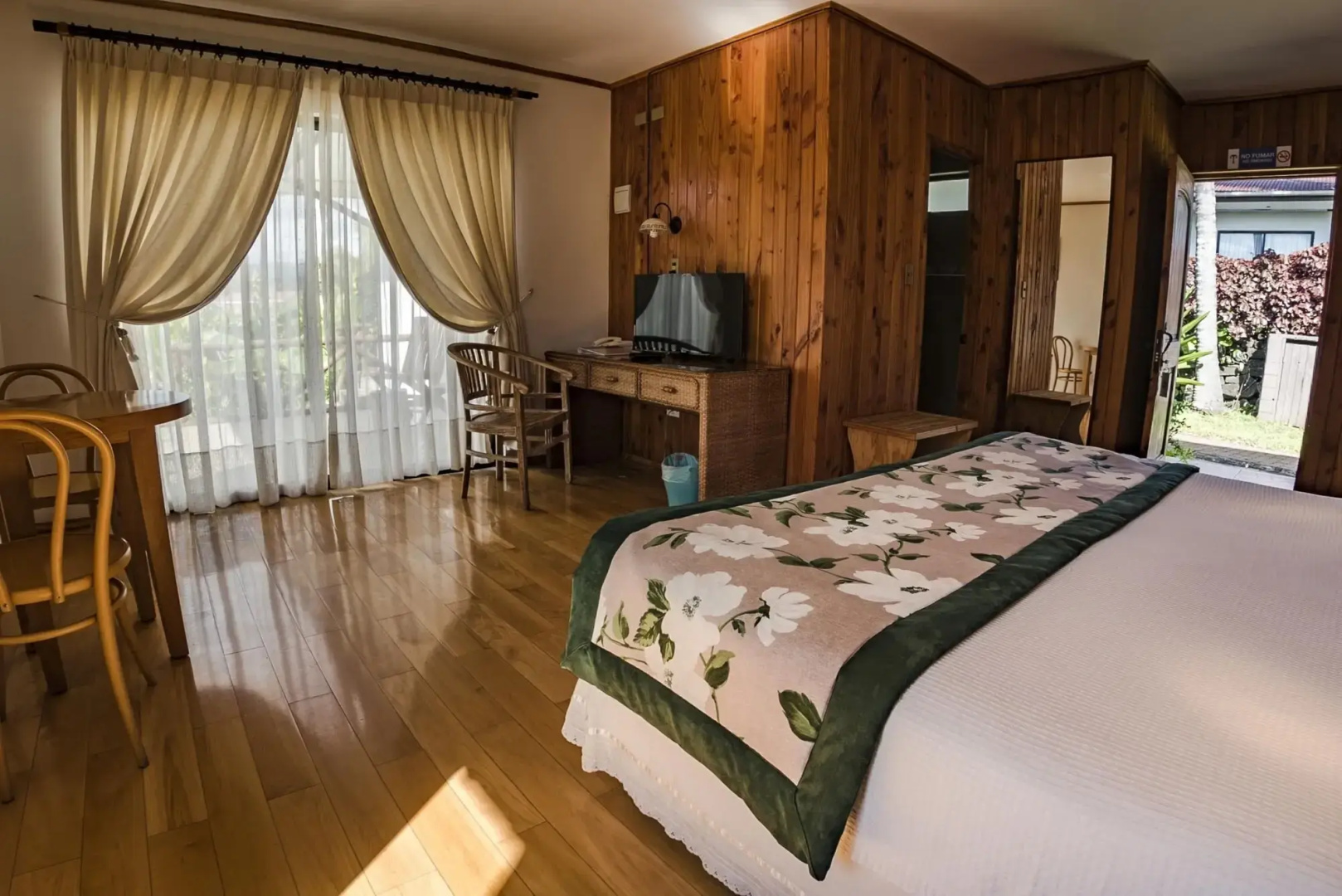 Taha Tai Hotel