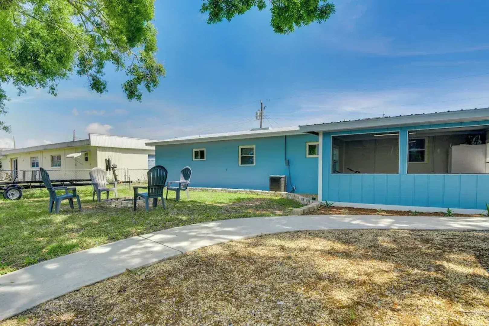 Waterfront Okeechobee Getaway w/ Backyard Dock!