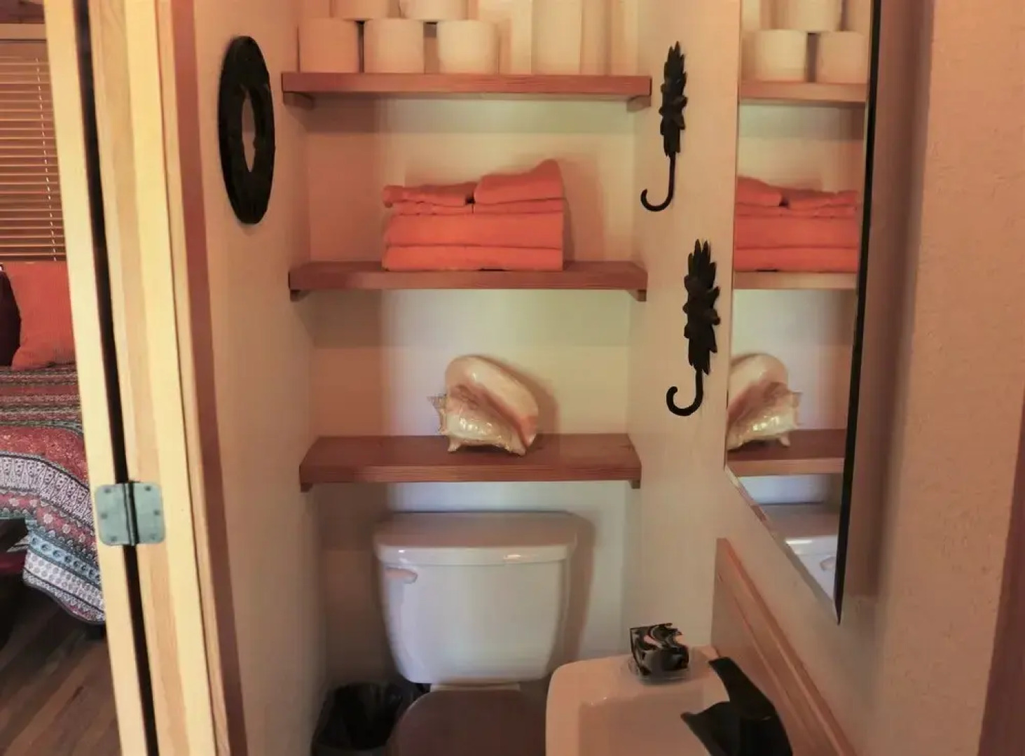 River Stone Inn & Gallery