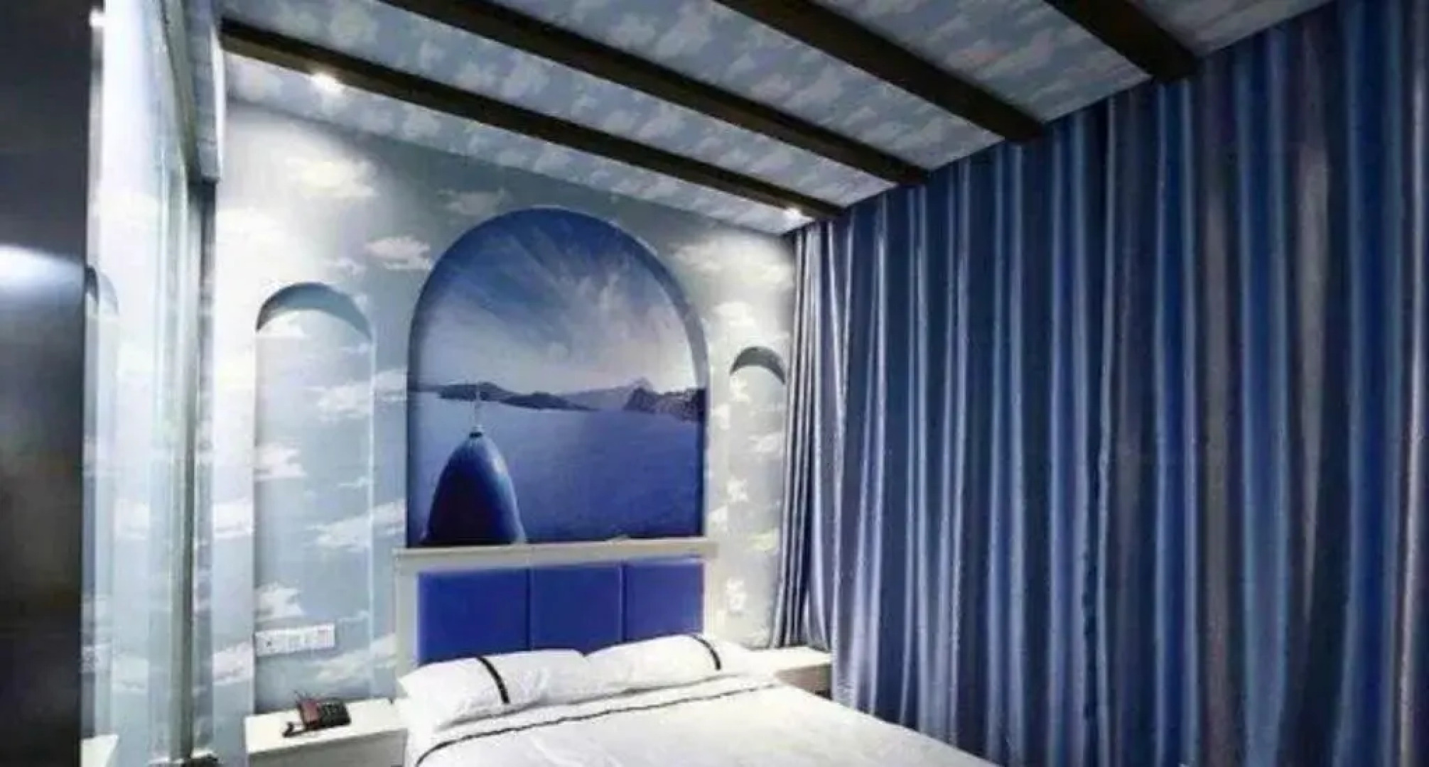 25 hours Emotion Hotel