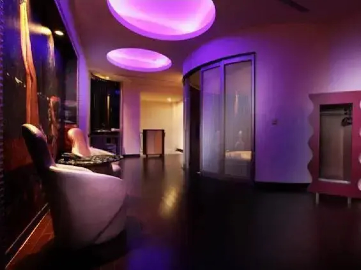 Royal Group Motel Wu Yin Branch