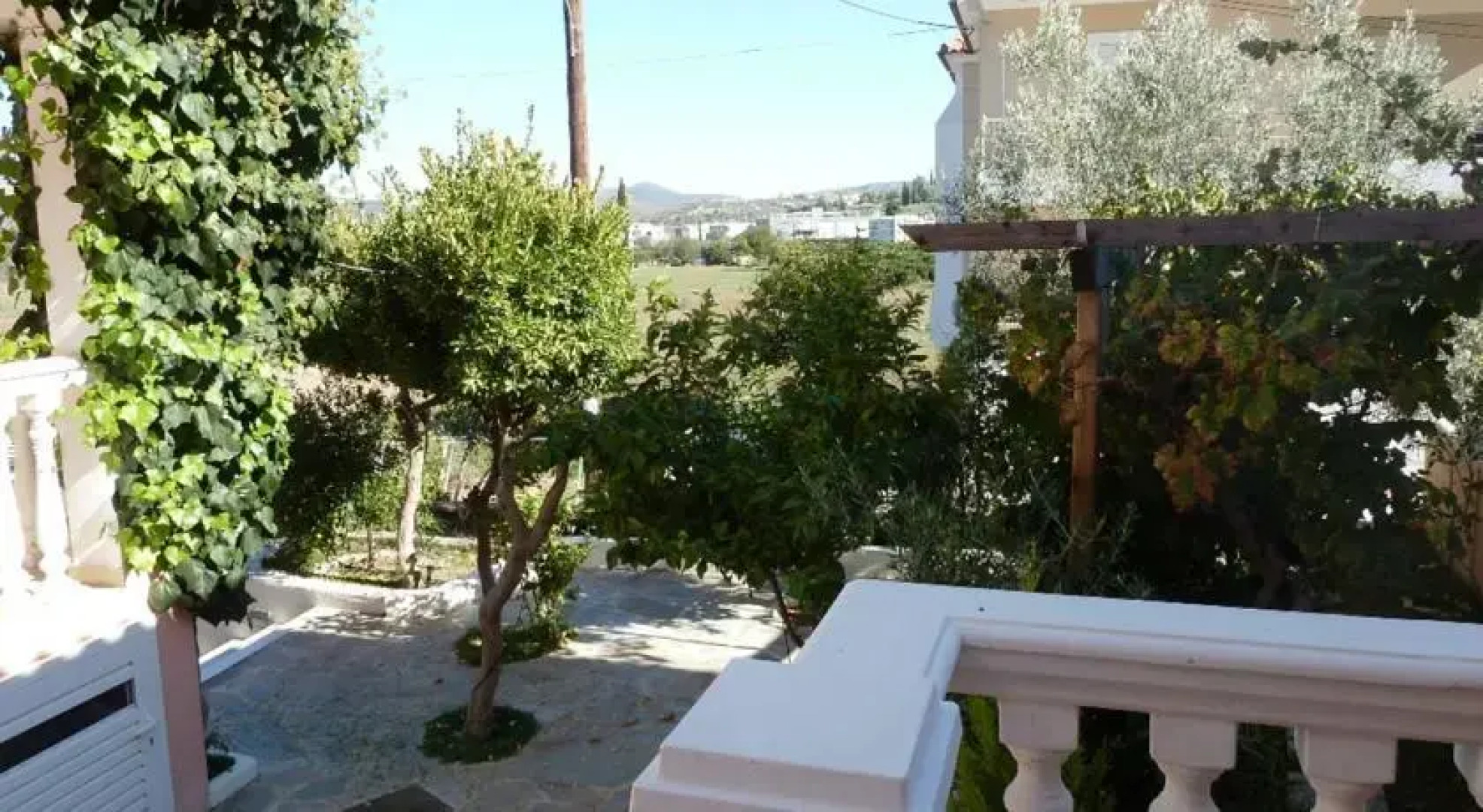 Omorfi Poli Apartment