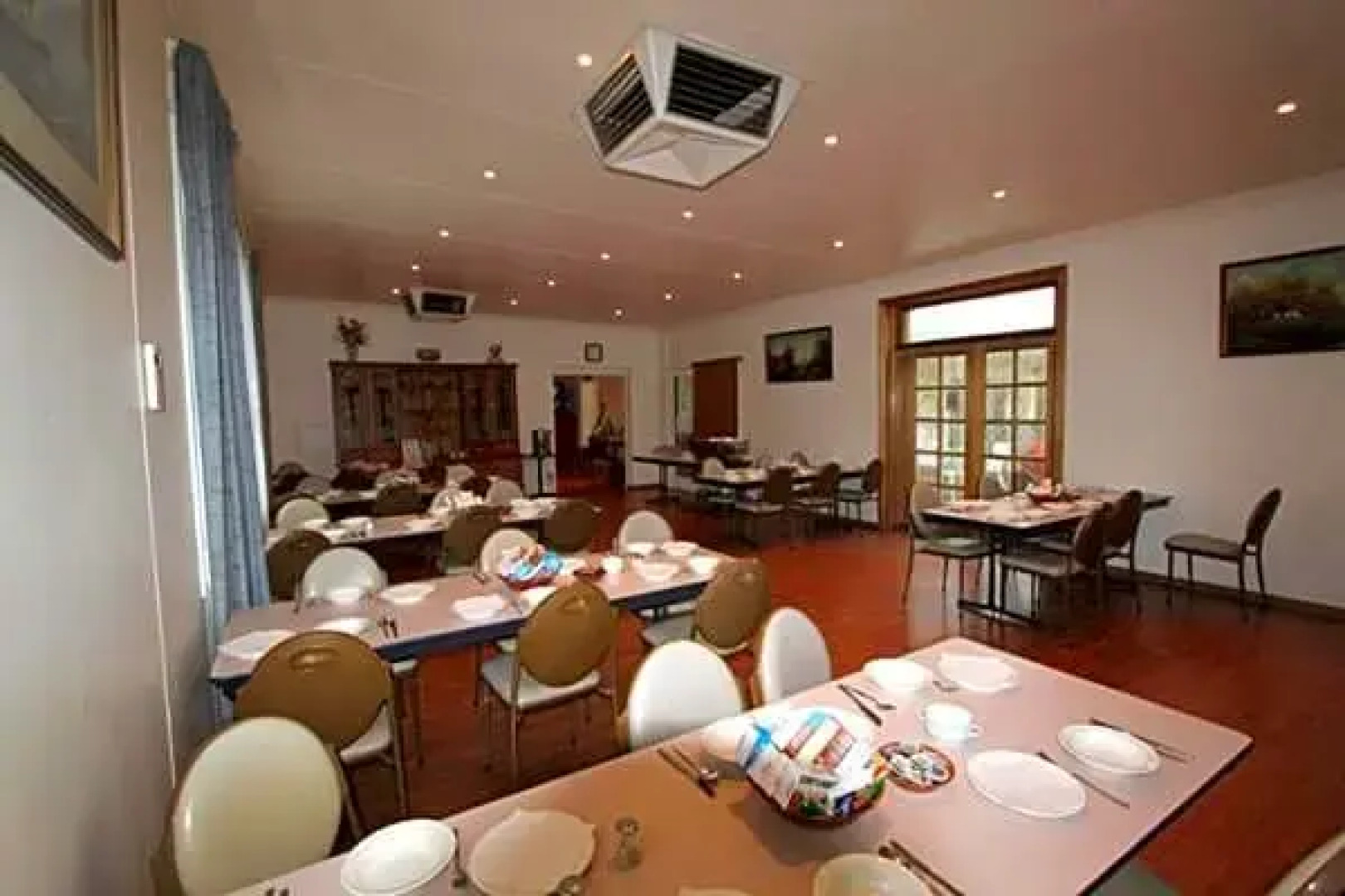 Lazy River Motor Inn