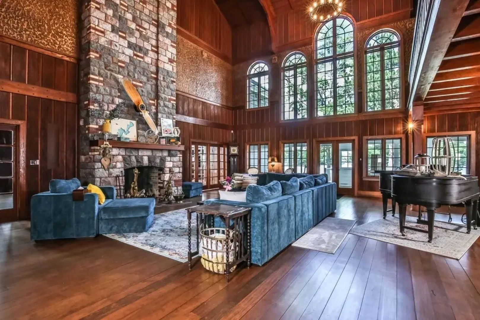 Indian Point Manor - Hiller Vacation S 9 Bedroom Estate