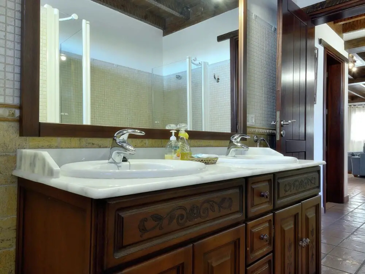 Spacious Villa in San Bartolomé With Swimming Pool