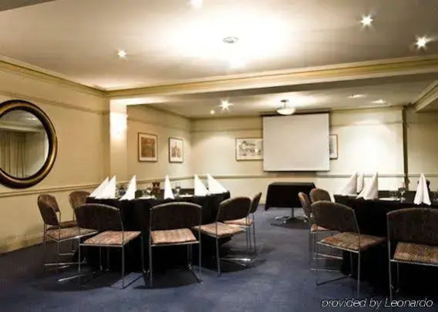 Quality Hotel Tiffins On The Park