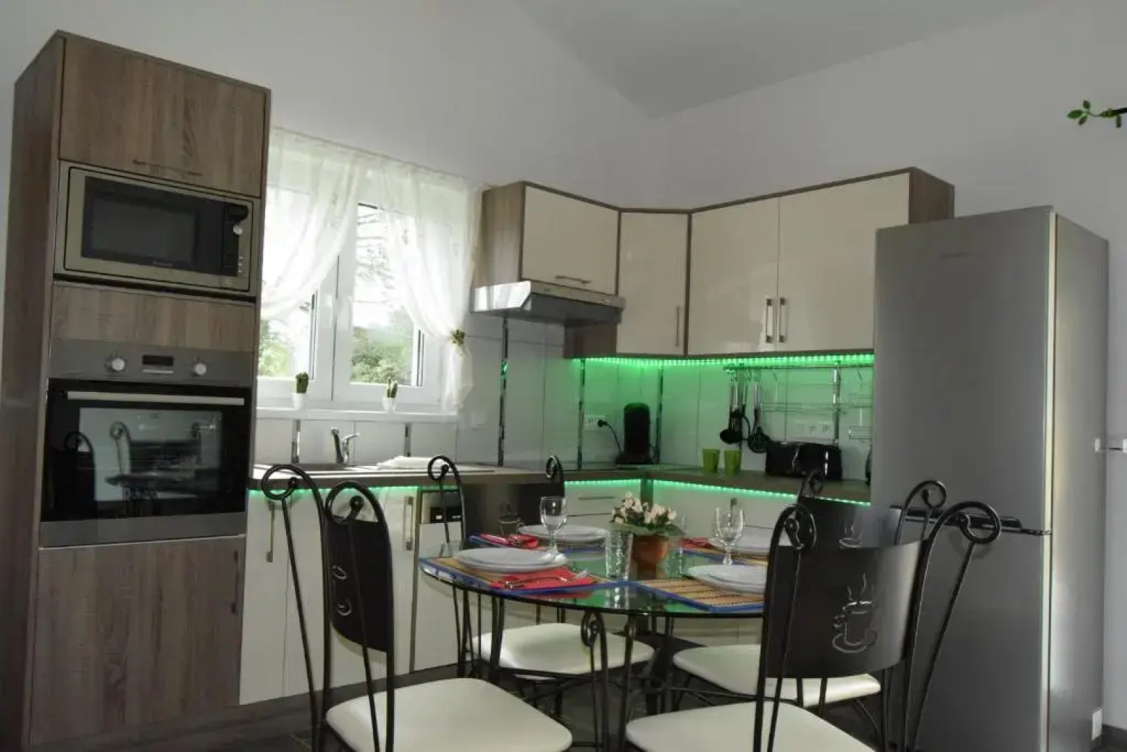 ACCENT IMMOBILIER Villa neuve wifi gratuit piscine