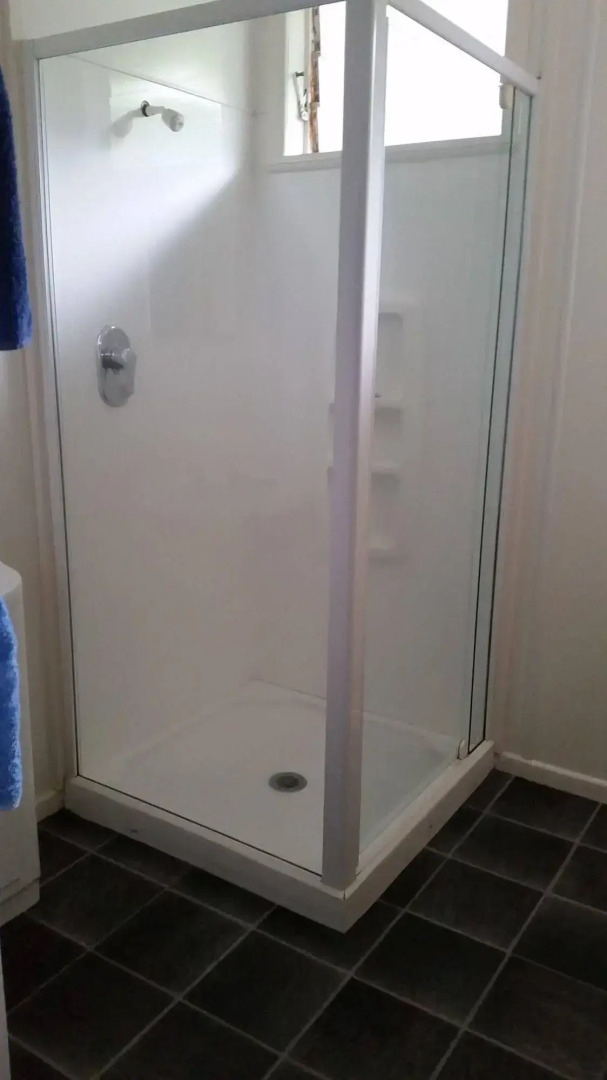 Mahoe Motel Bar n Grill