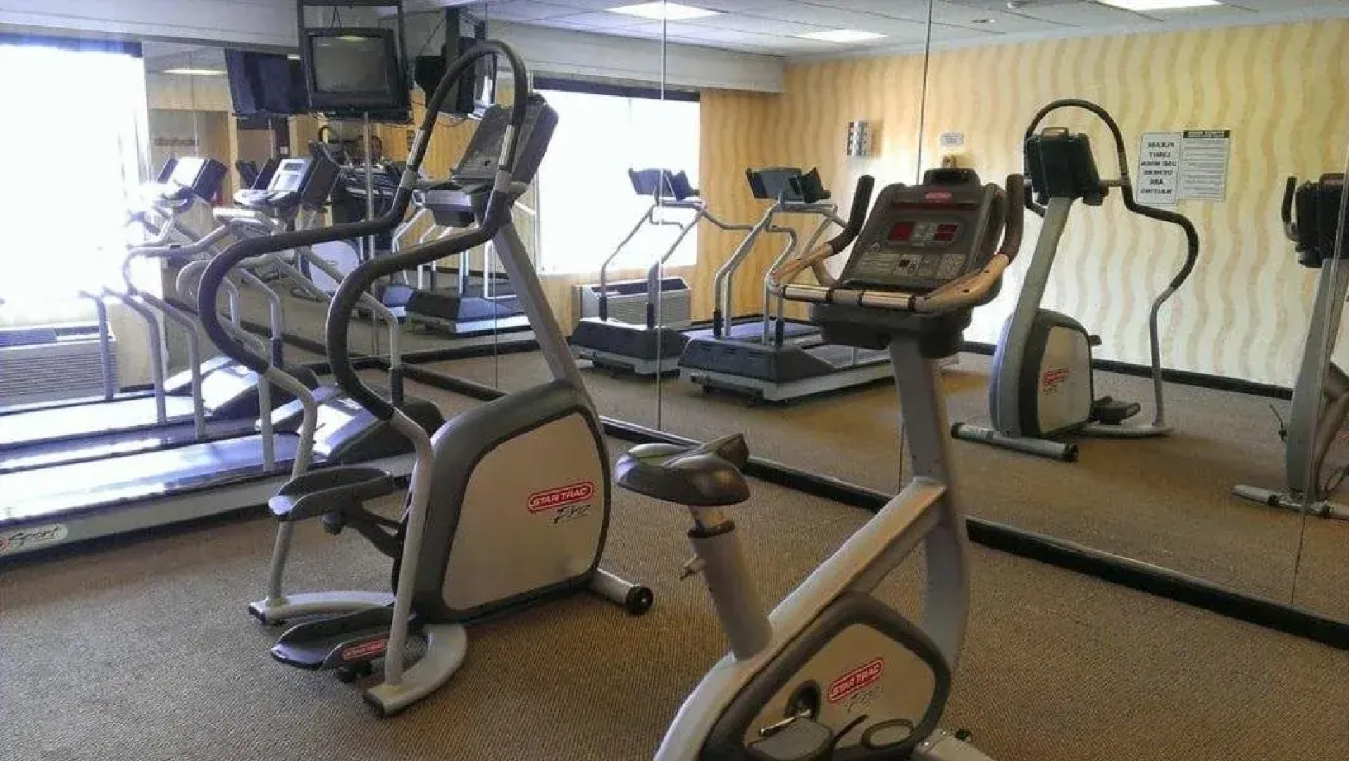 OYO Hotel East Hanover NJ-10