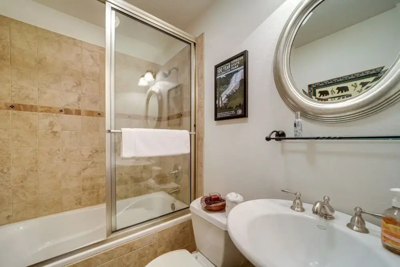 Sapphire Vacation Rental < 1 Mi to Whisper Lake!