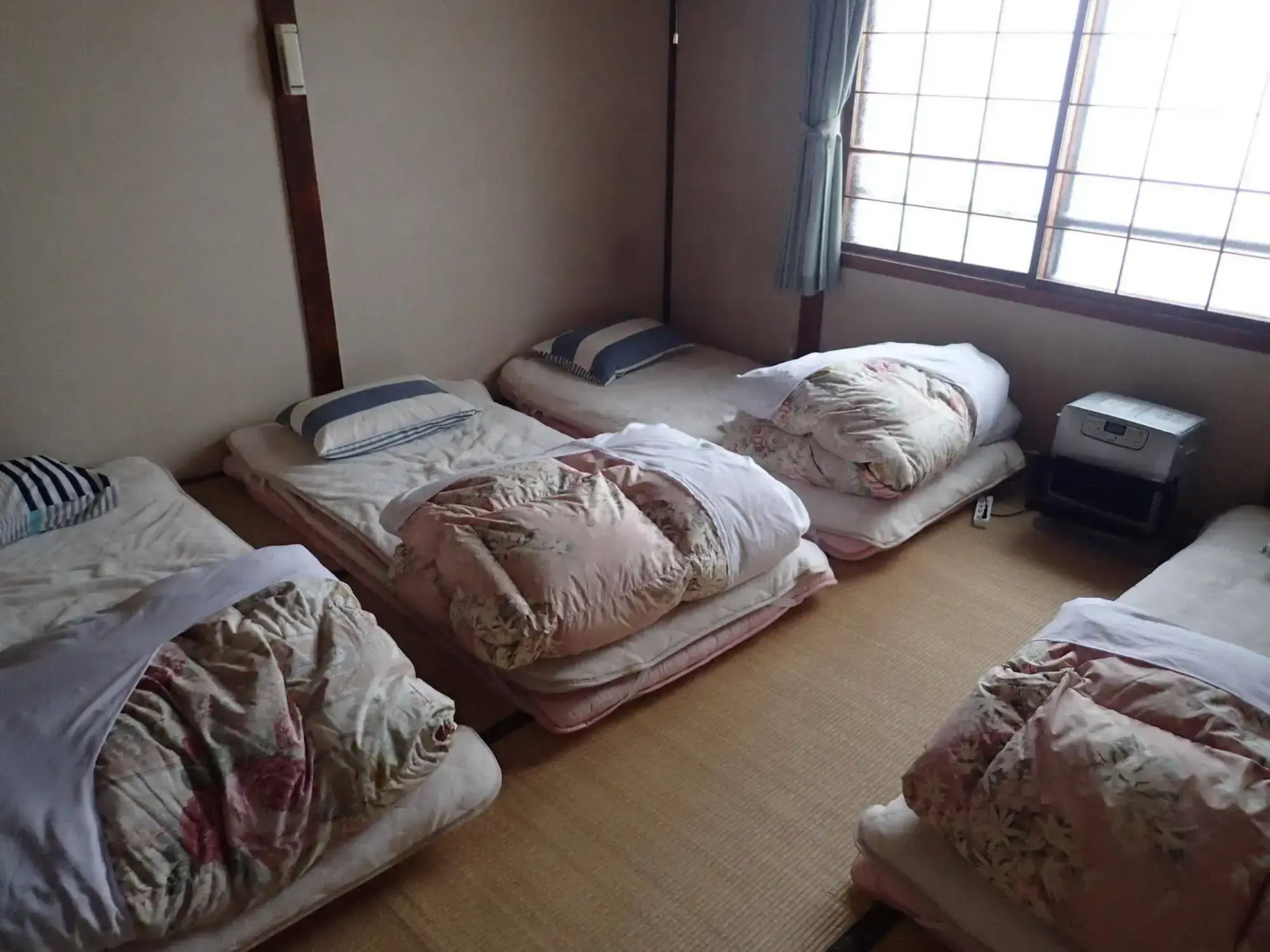 Guest House Shikotsu Kamui - Hostel