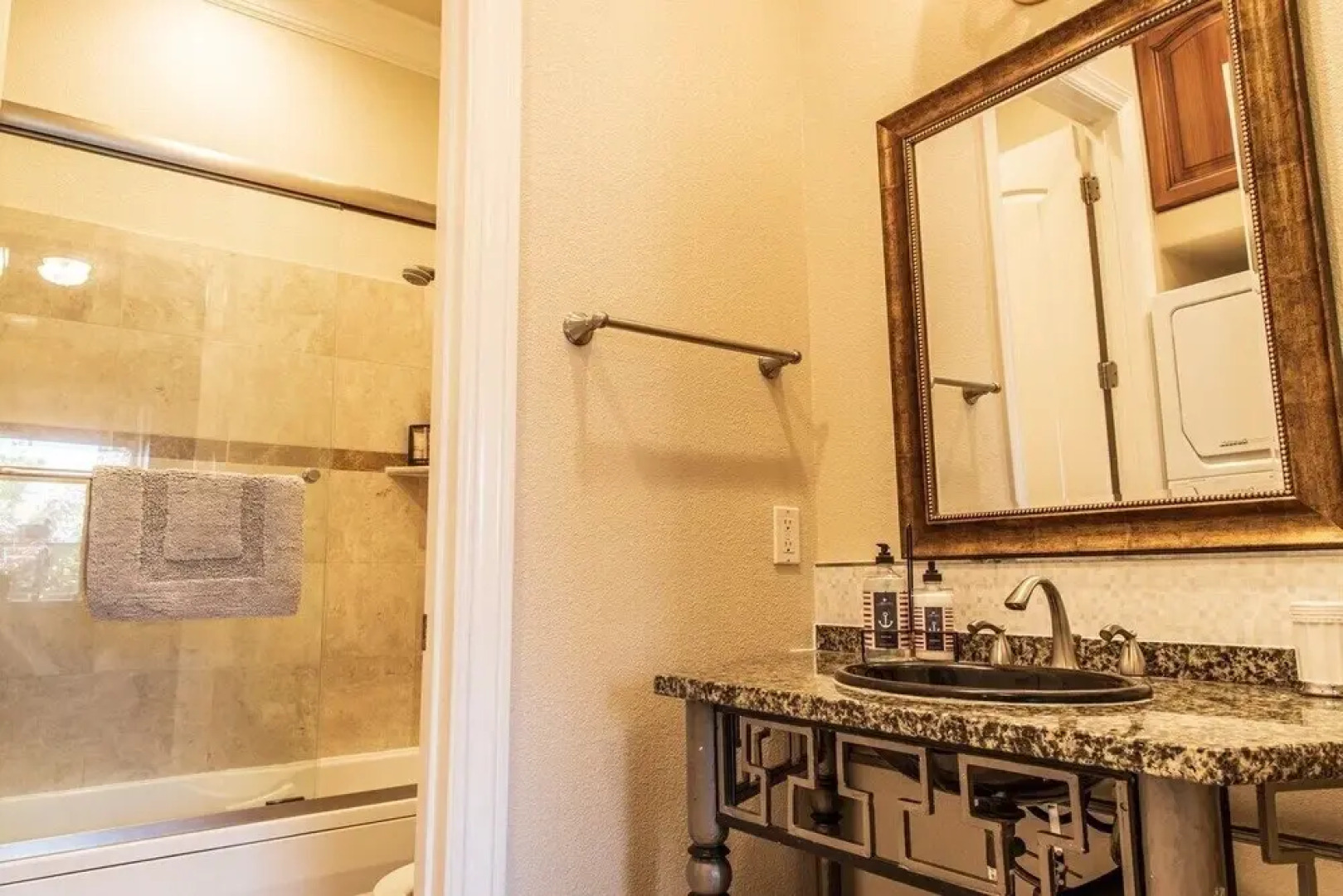 Lovely 2-bedroom in Cupertino