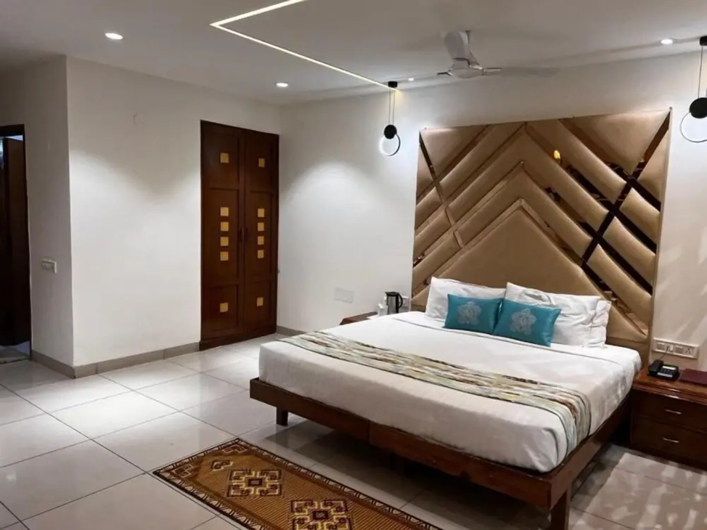 Hotel Grand Riviera