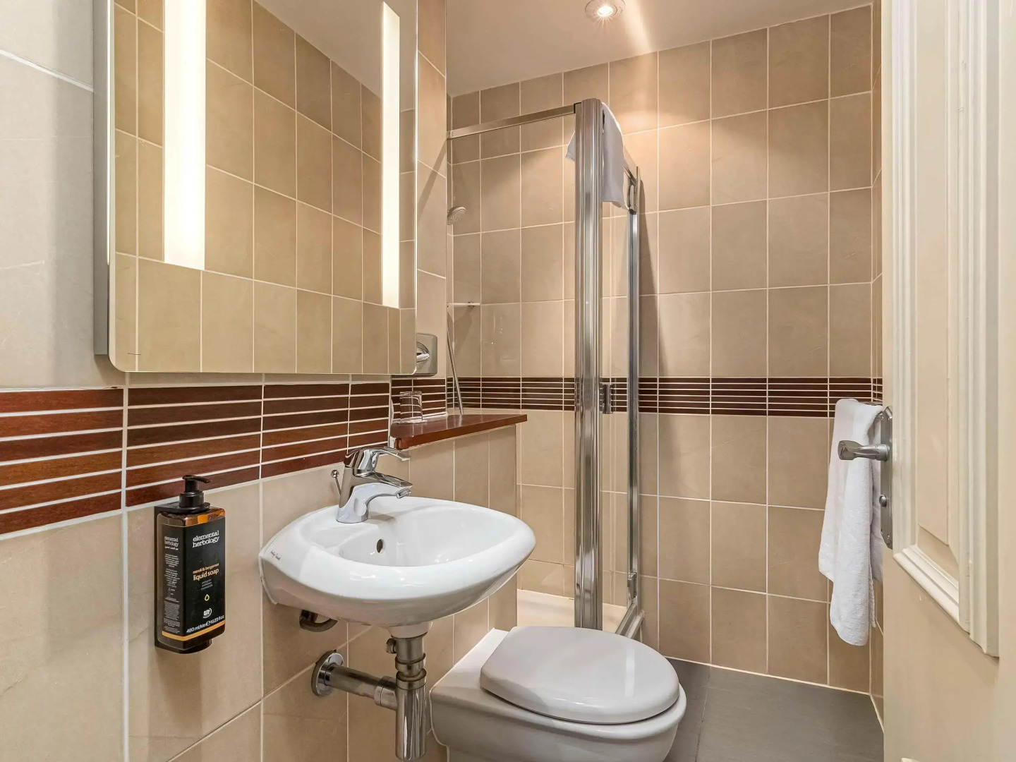 Mercure White Hart Hotel Salisbury and Apartments