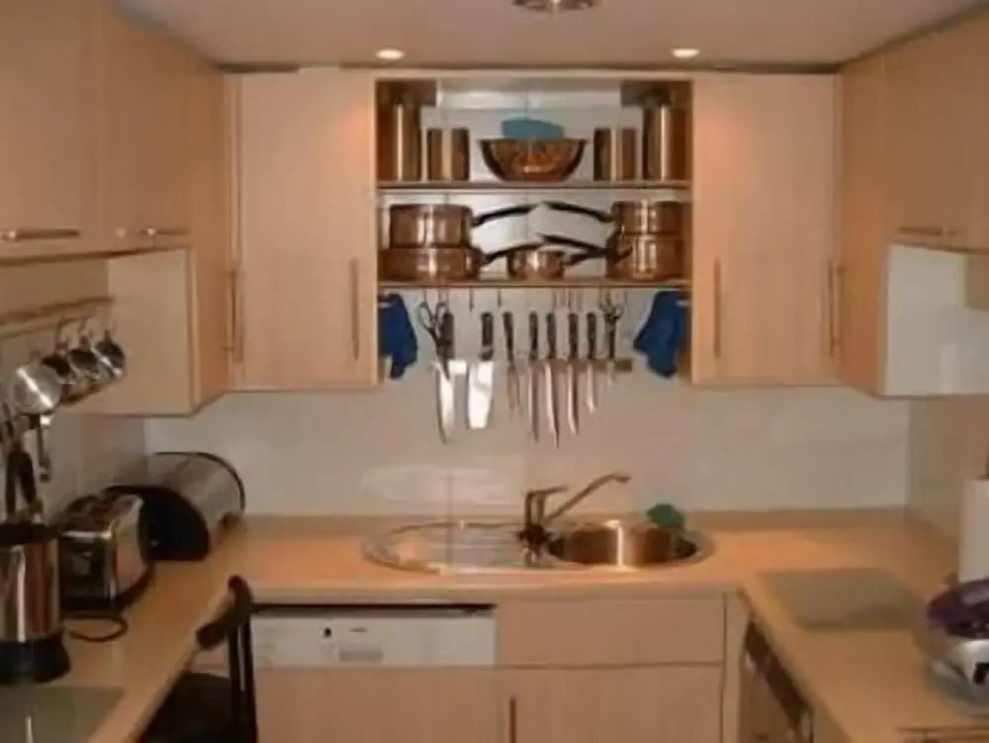 Earle House Serviced Apartments