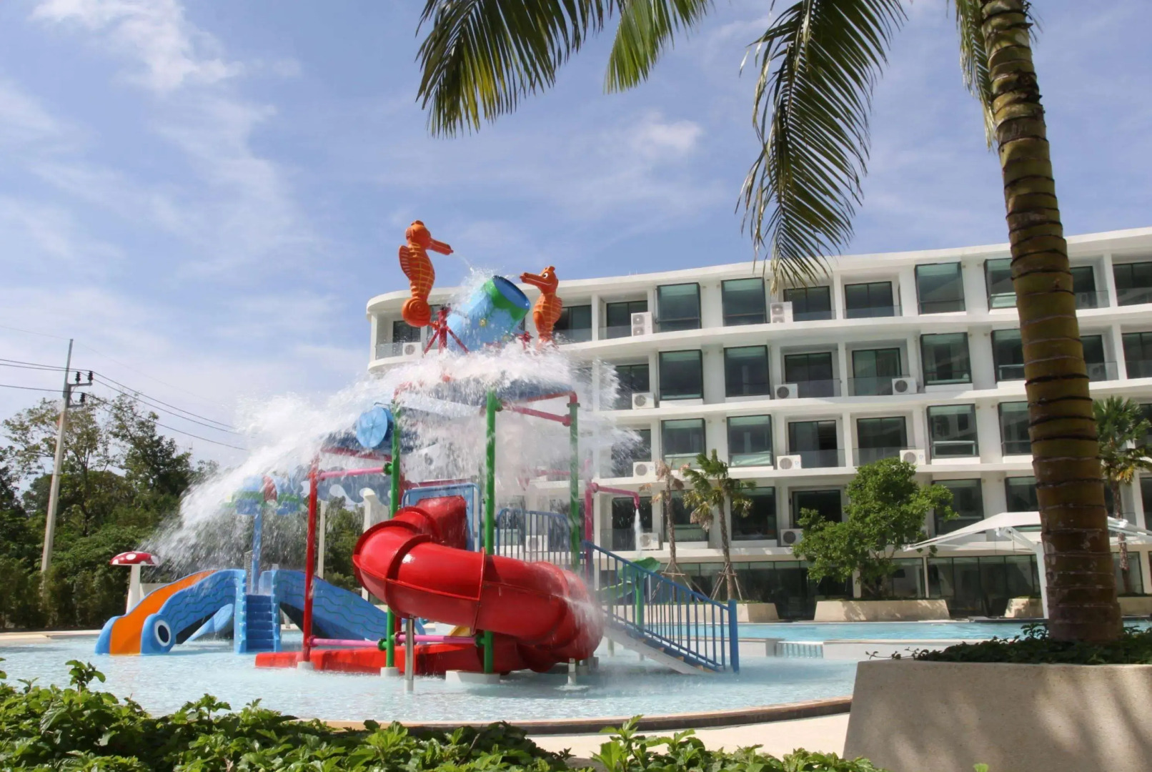 Отель Wyndham La Vita Rawai Phuket