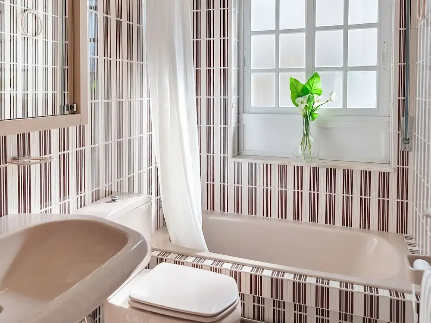 Modern Holiday Home in Porto do Son With Sea Near