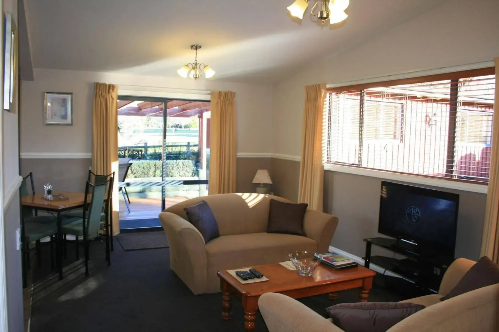 Alpine Springs Motel