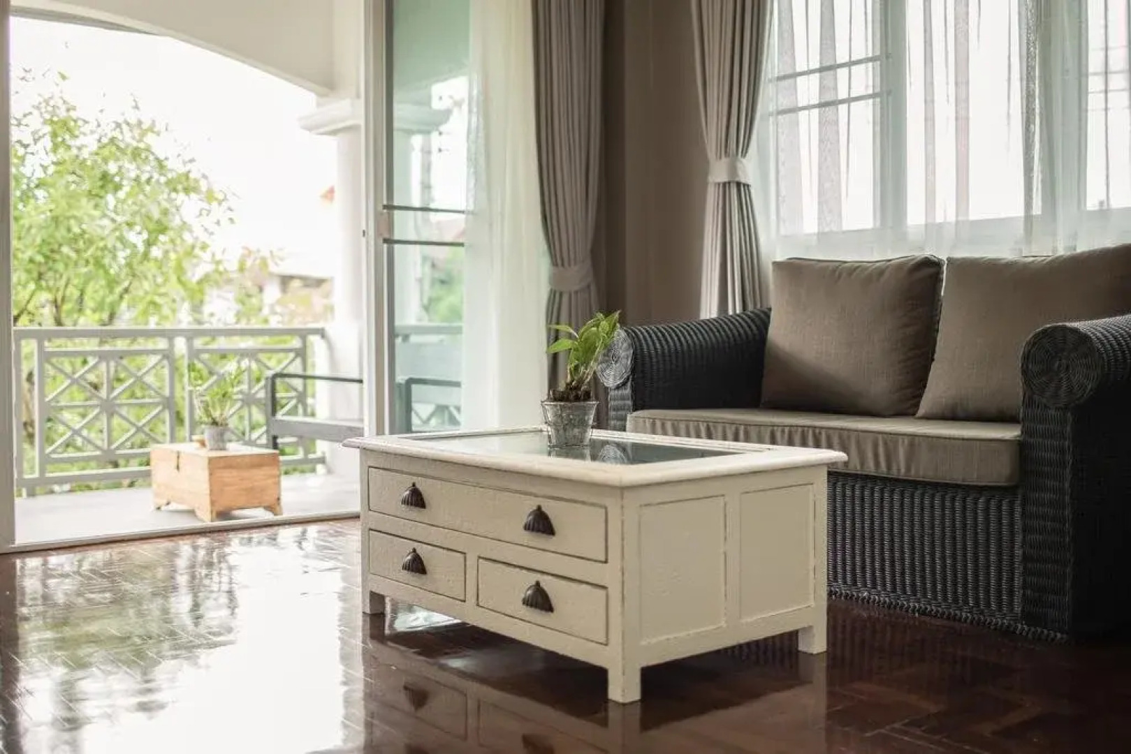 Moon 11 Boutique Home