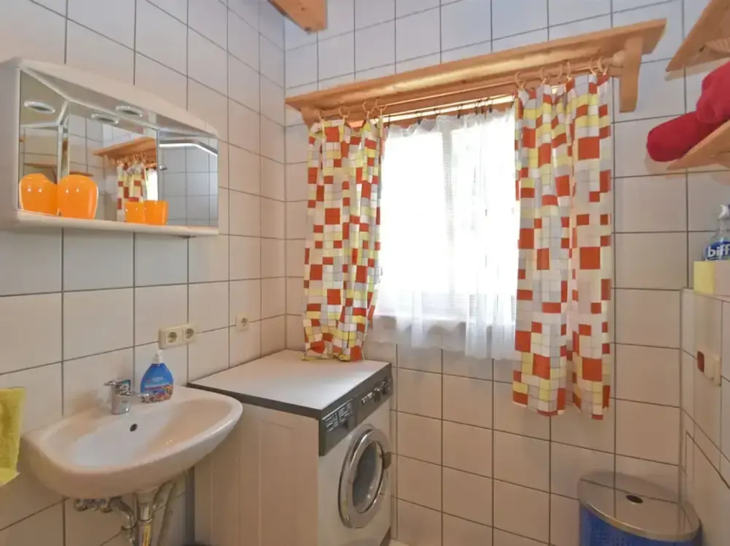 Vintage Holiday Home in Grafenried With Garden