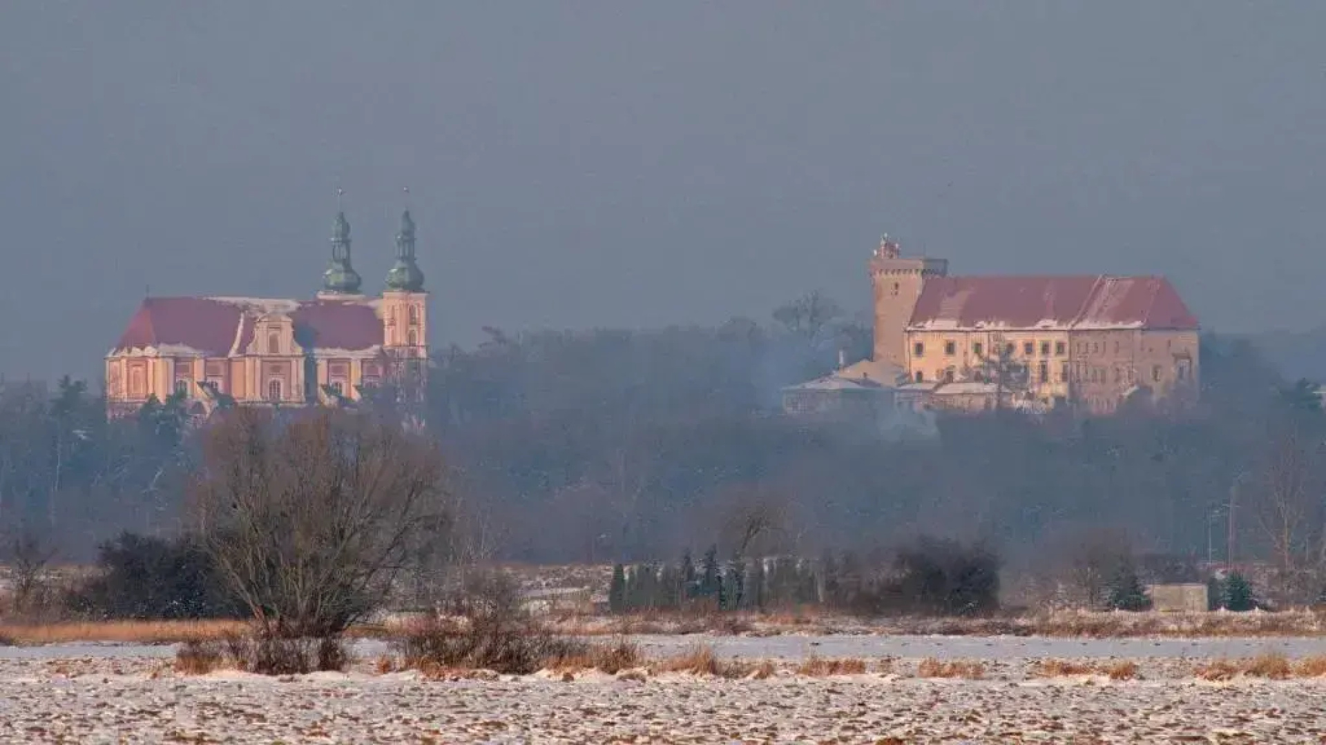 Piotrowice Nyskie Palace