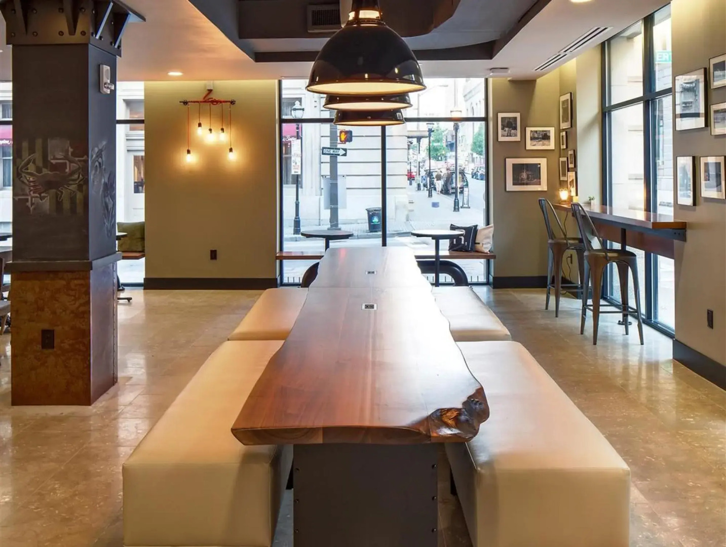 Hotel RL Baltimore Inner Harbor