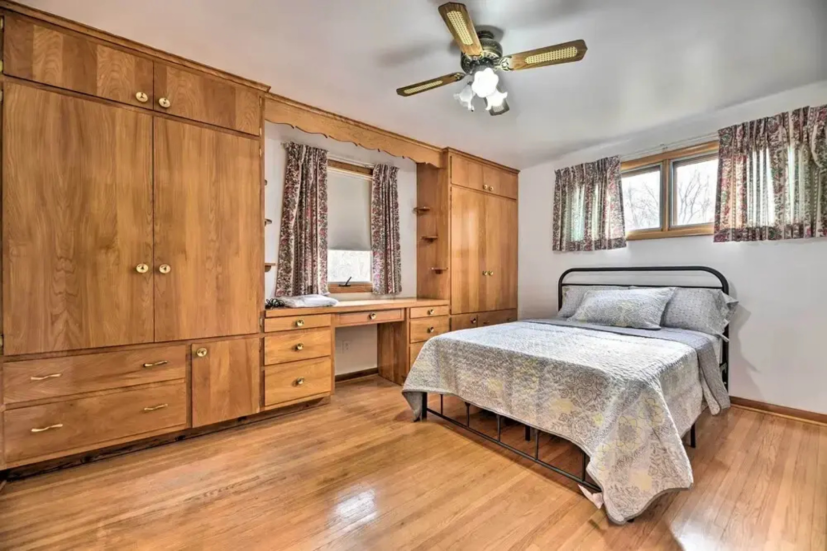 Vacation Rental ~ 8 Mi to Keybank Center!