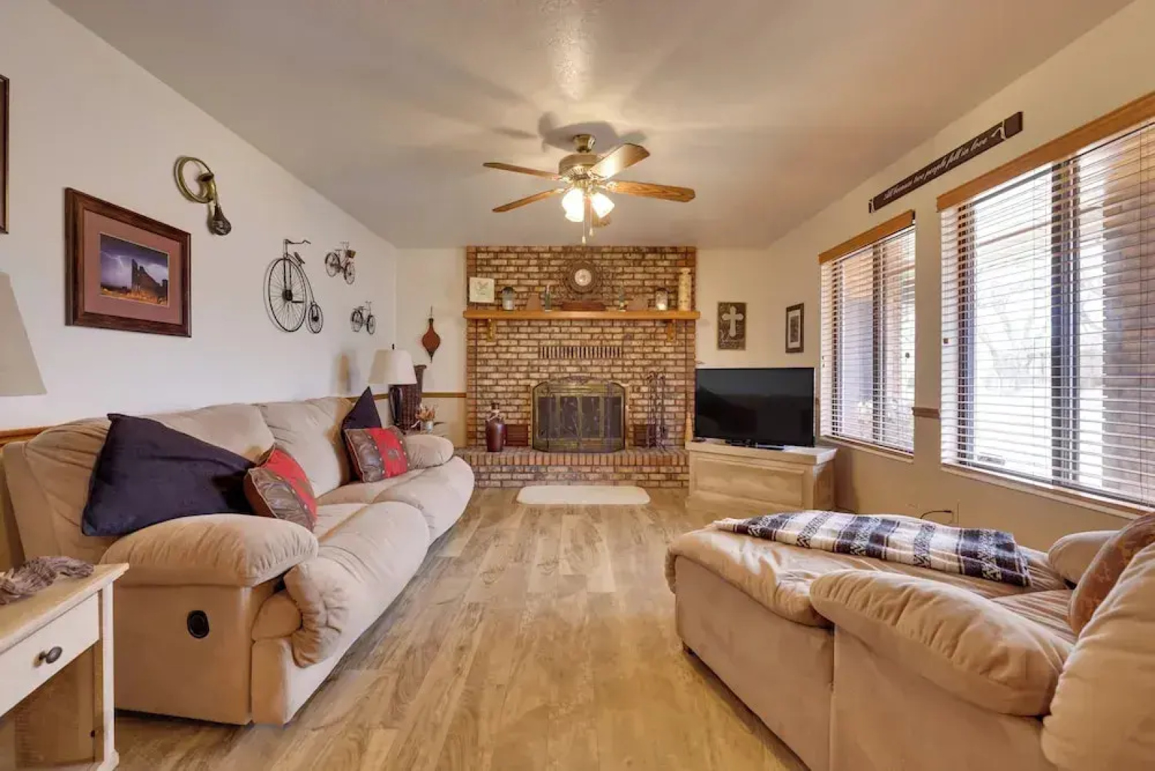 Parowan Escape With 2 Game Rooms, Deck & Yard!