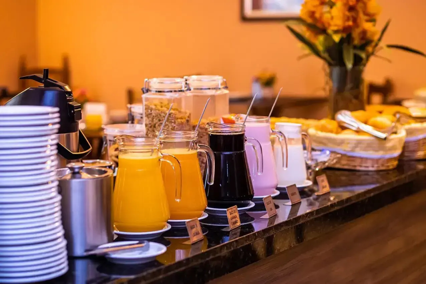 Ellus Hotel