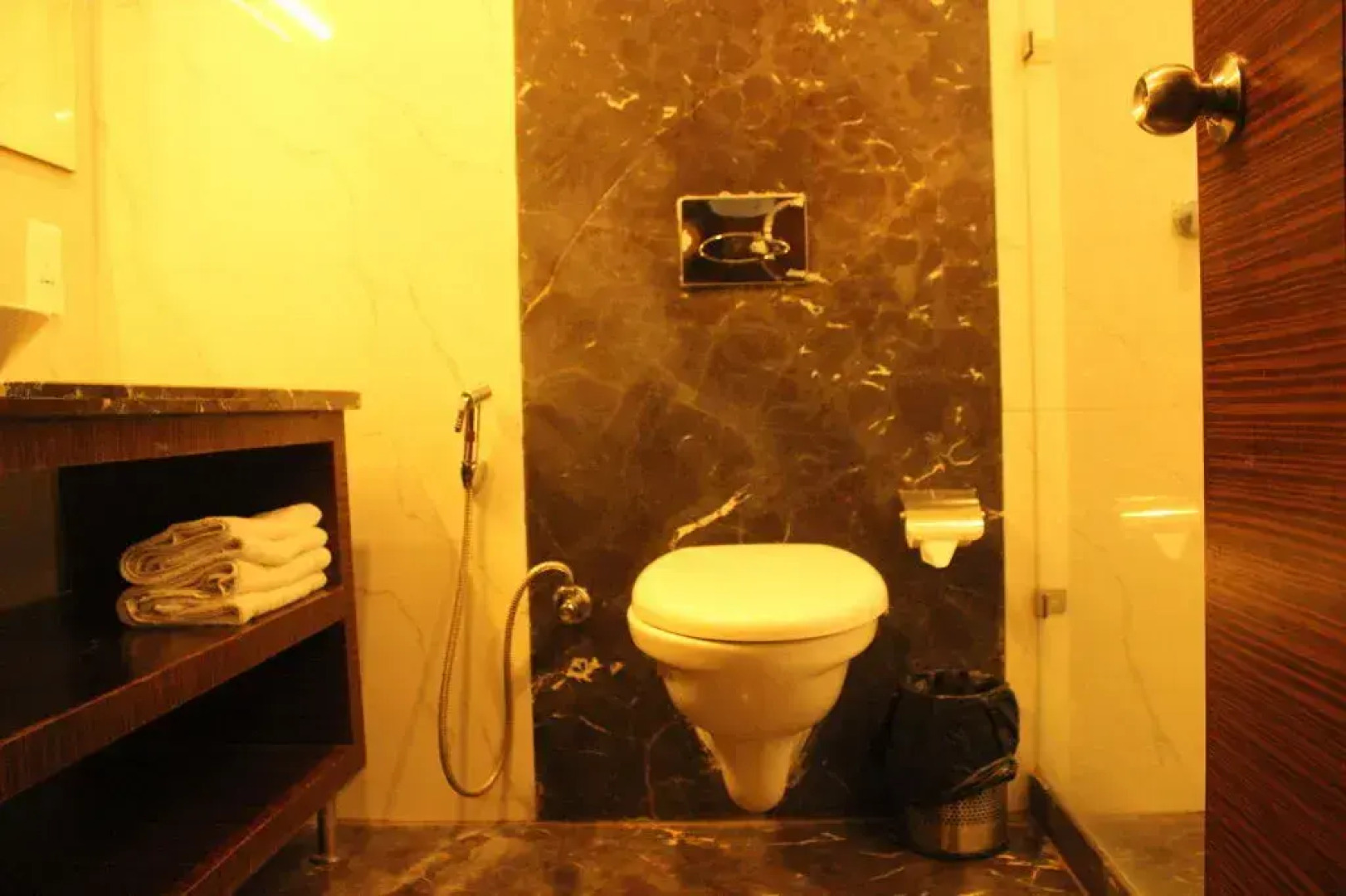 Hotel Orbion Mall Road