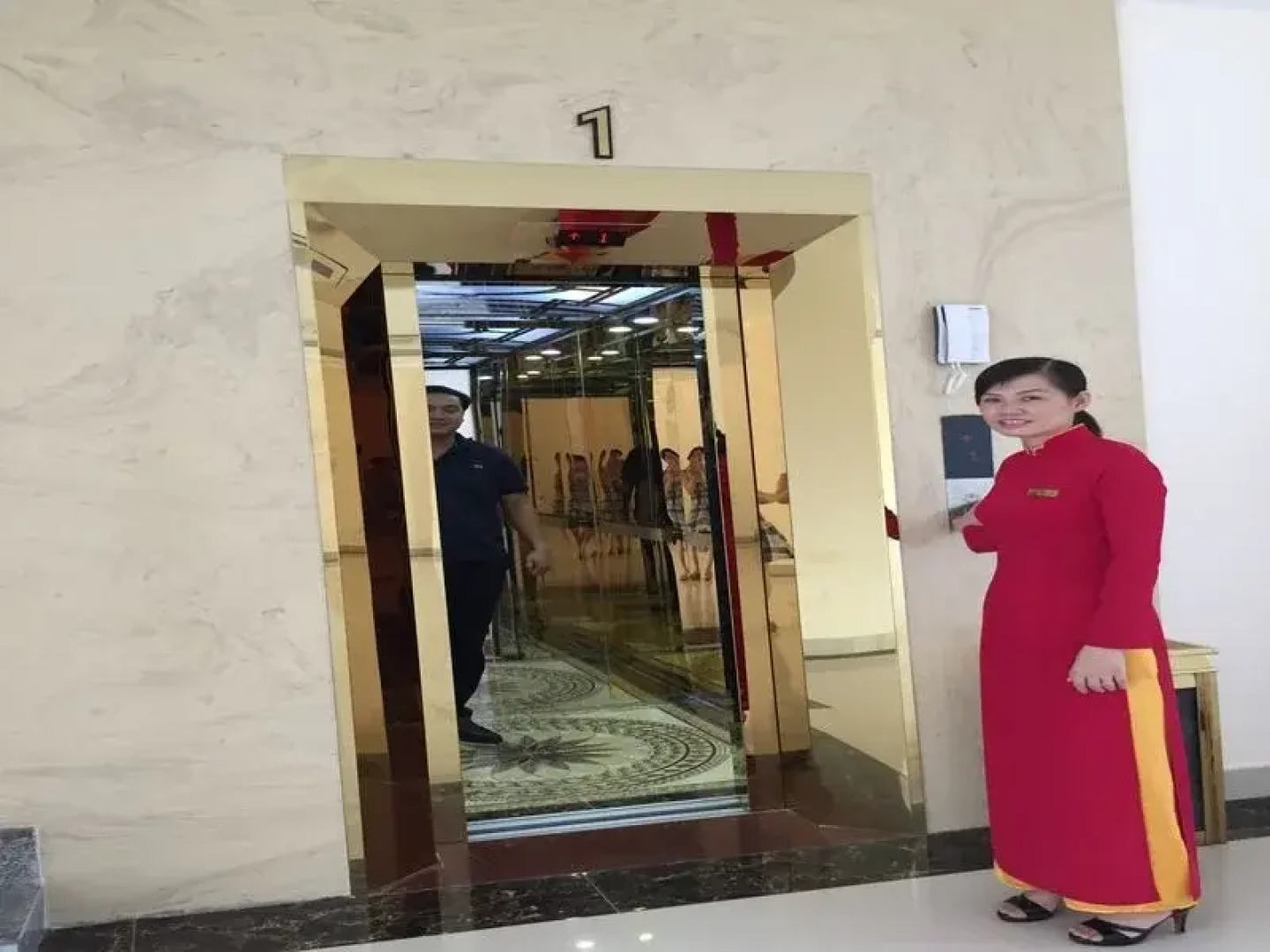 Phoenix 3 International Hotel