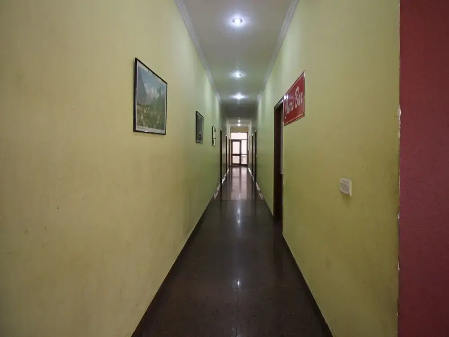 OYO 6977 Hotel Clarks