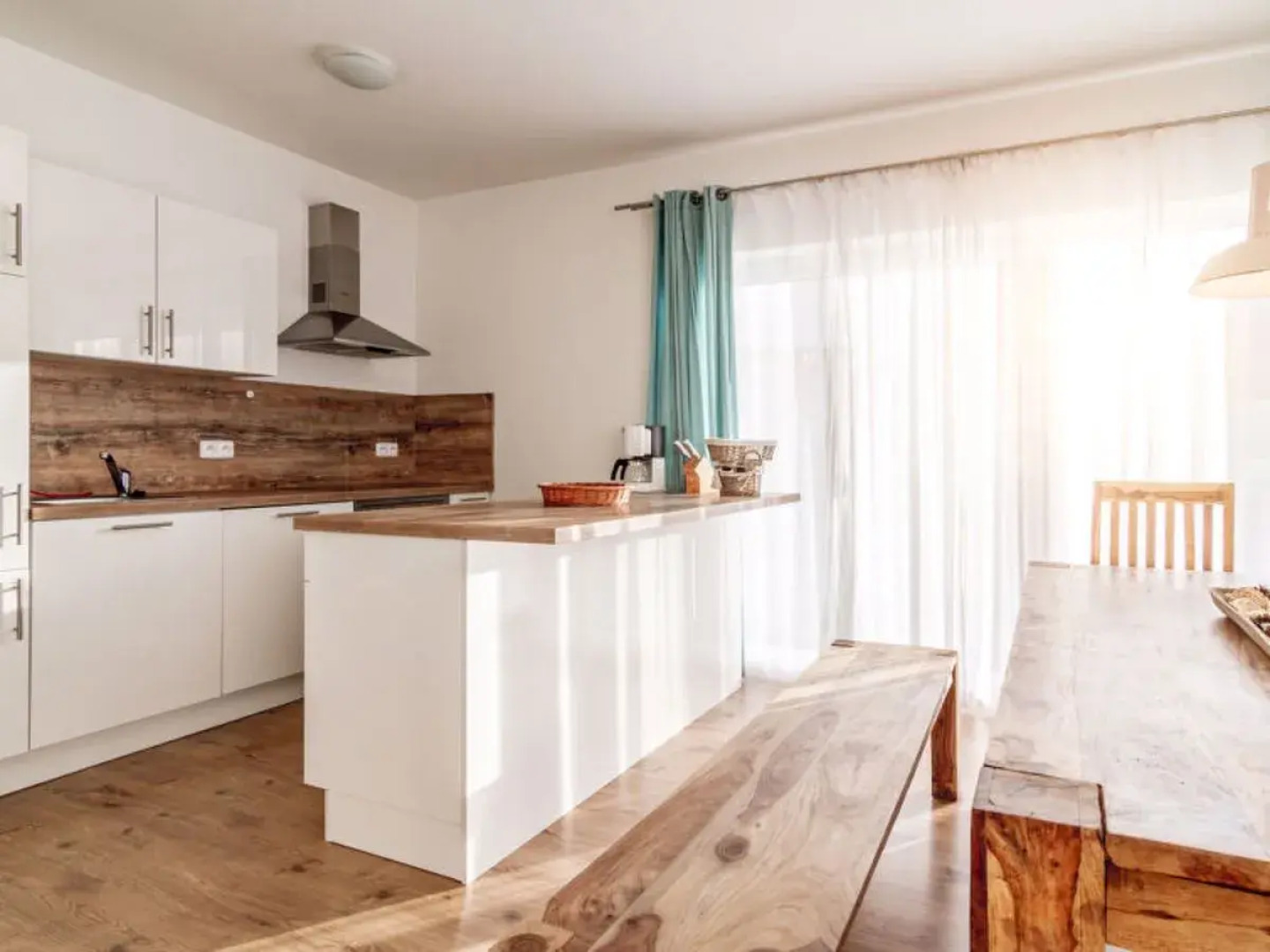 Lakeside Village 12516