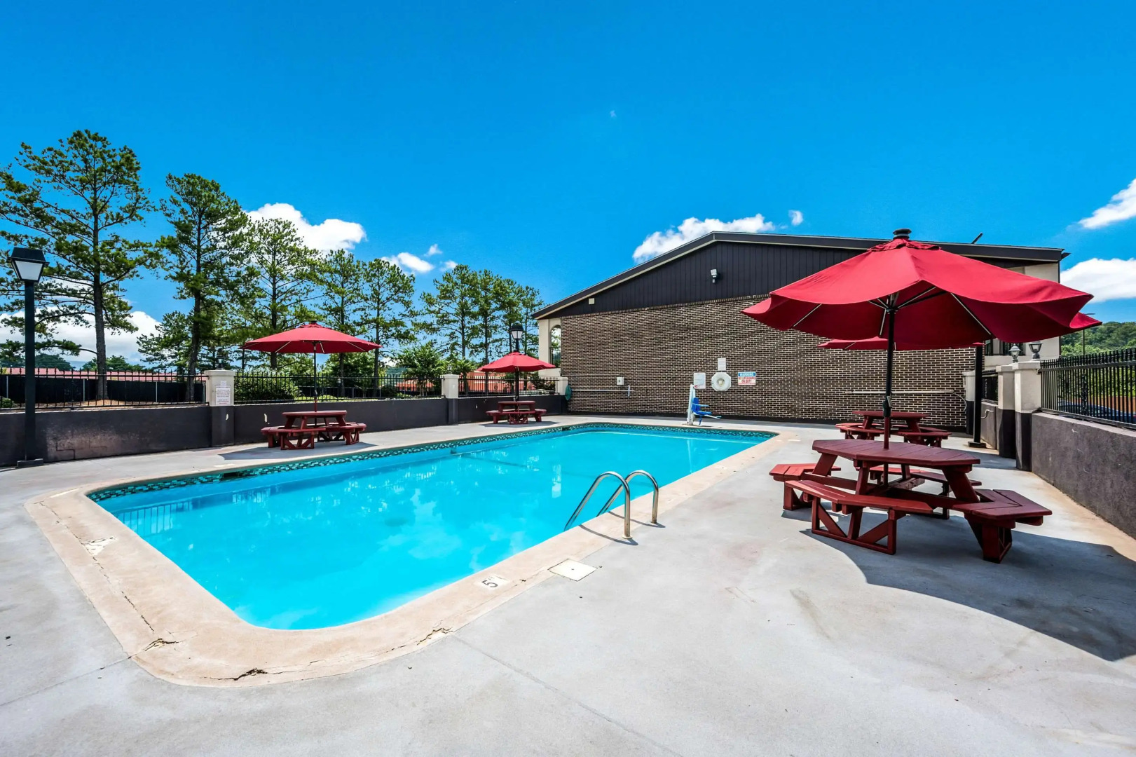 Econo Lodge Inn & Suites Huntsville University Area